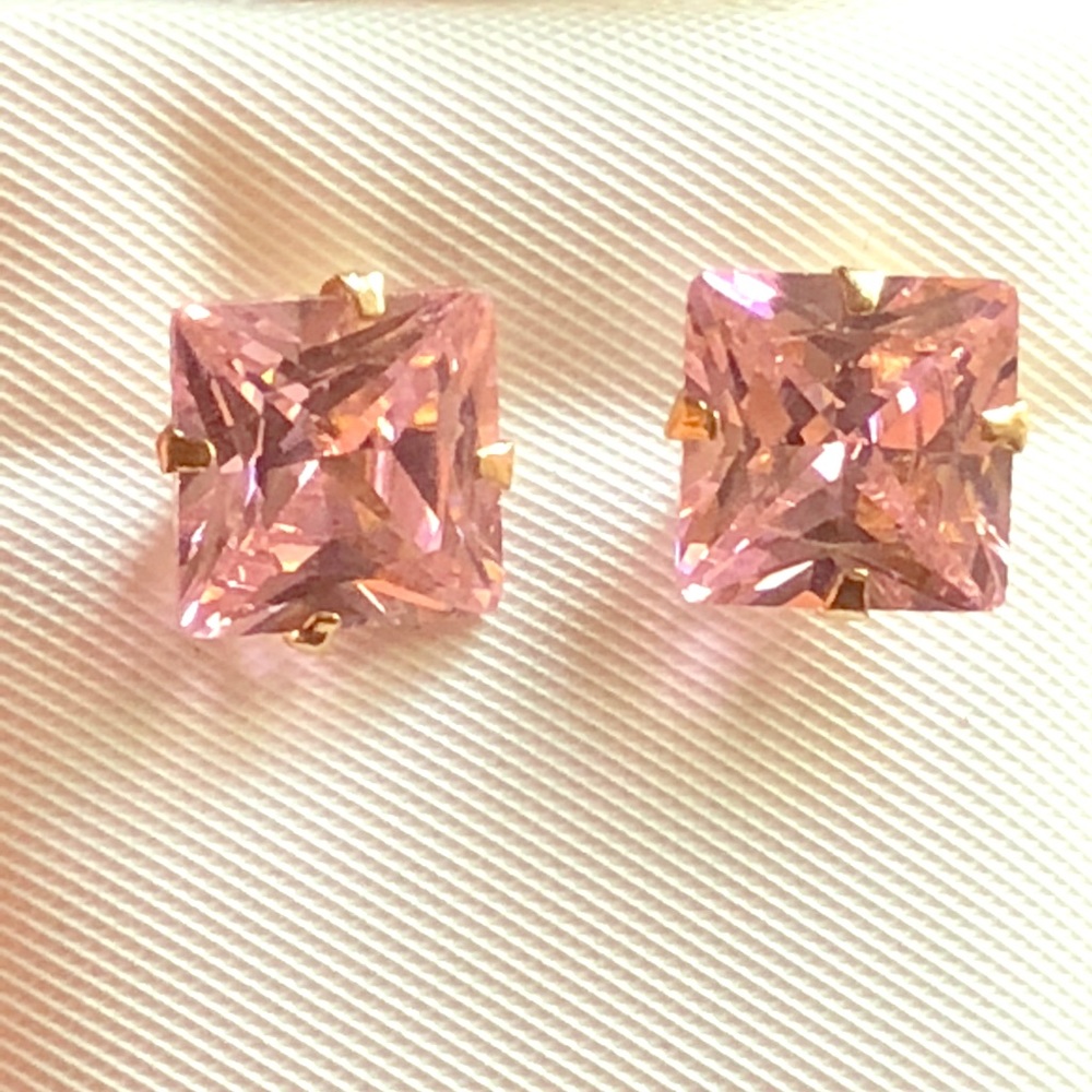 ⚡️SALE ⚡️🔥 $168 10k gold studs earring Princess